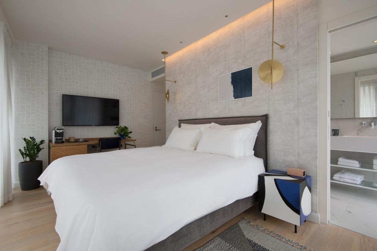 Superior Double Room,1476427300:JPEG