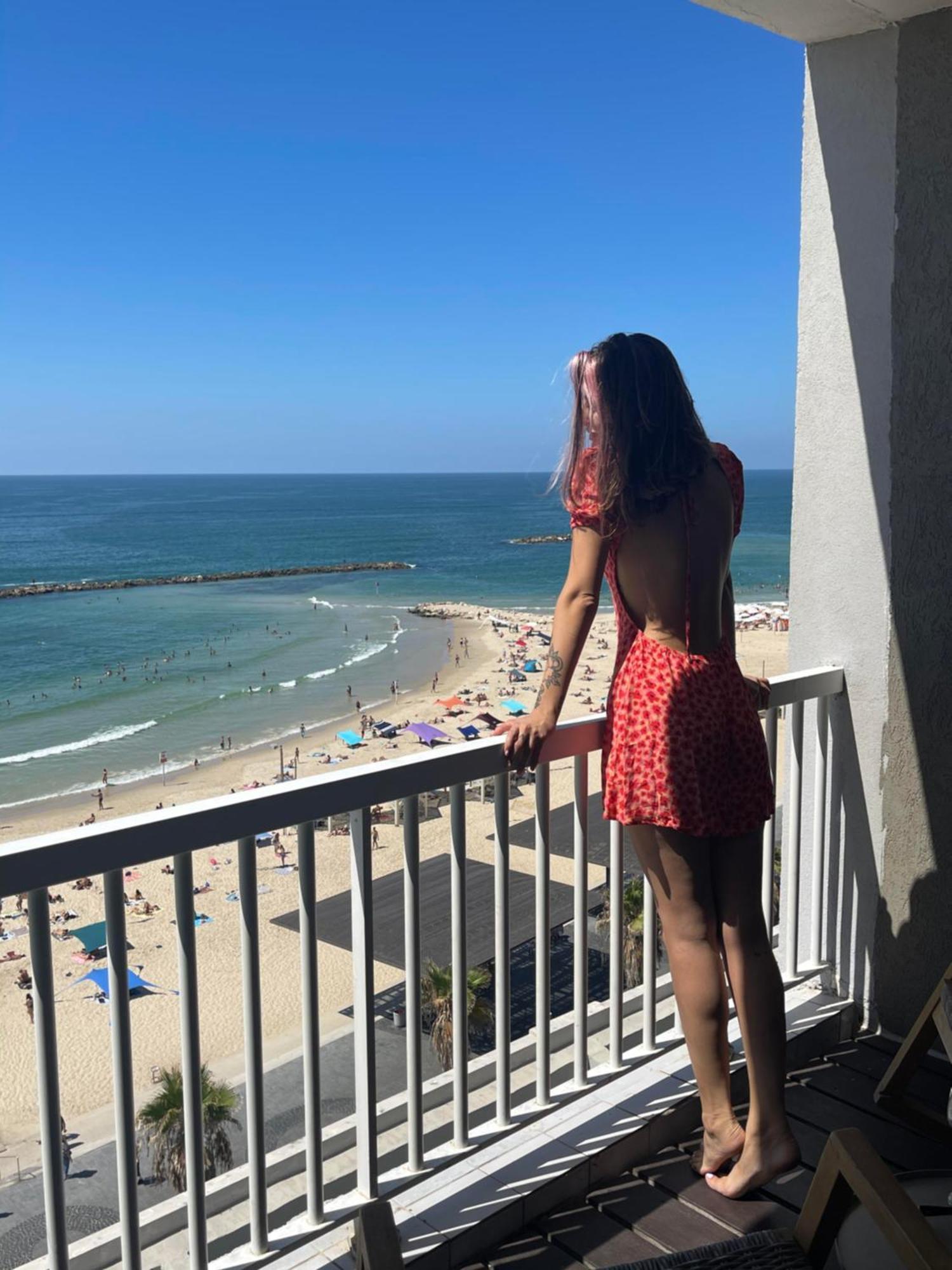 One Bedroom Apartment Sea View