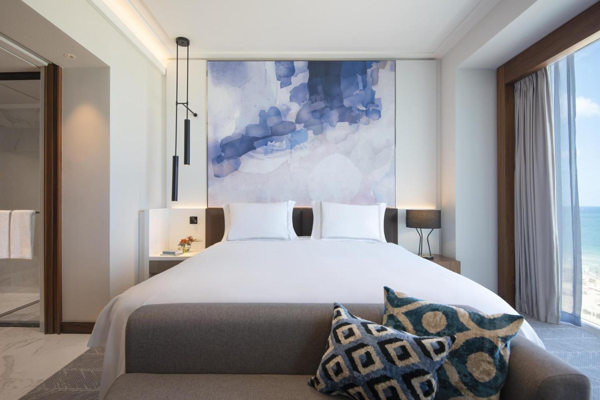 Deluxe Sea Front Room