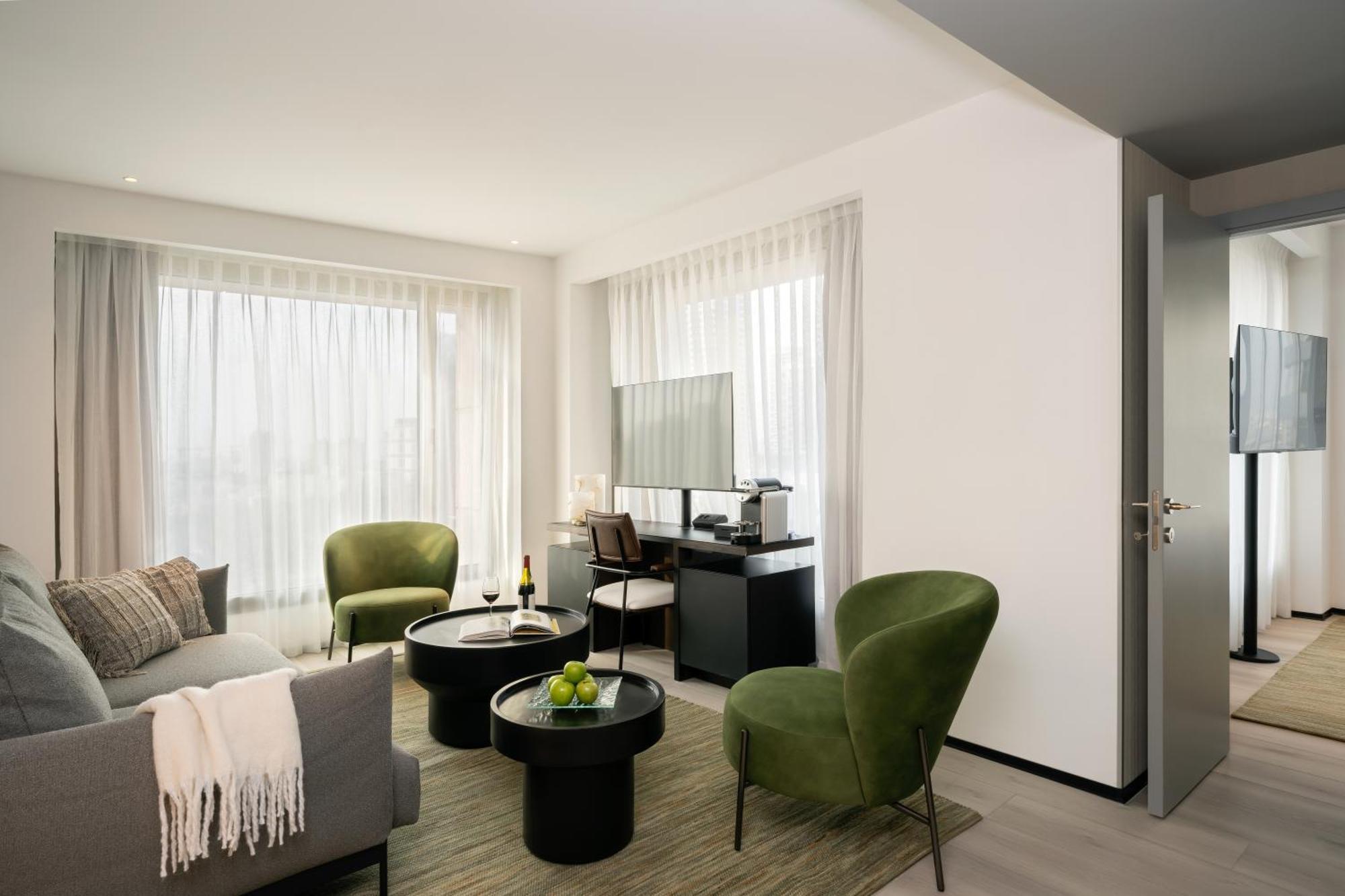 Junior Suite,1739390530:JPEG